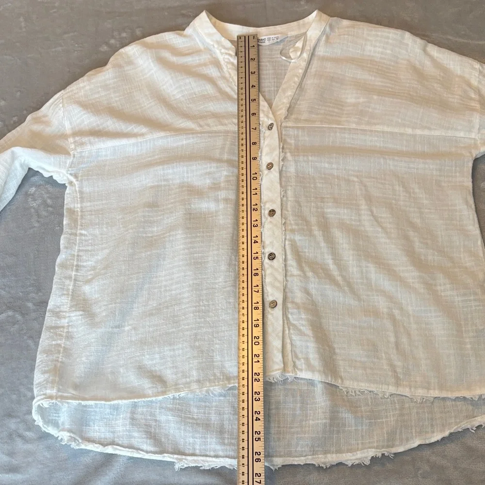 Zara Basic Z1975 Denim White 100% Cotton Button High Low 3/4 Sleeve frayed L EUC - Picture 10 of 12